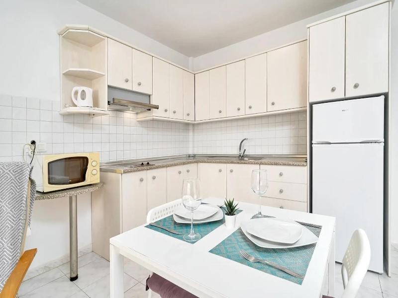 Apartamentos Tura Sticos Almoraide image