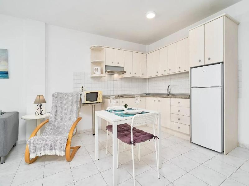 Apartamentos Tura Sticos Almoraide image