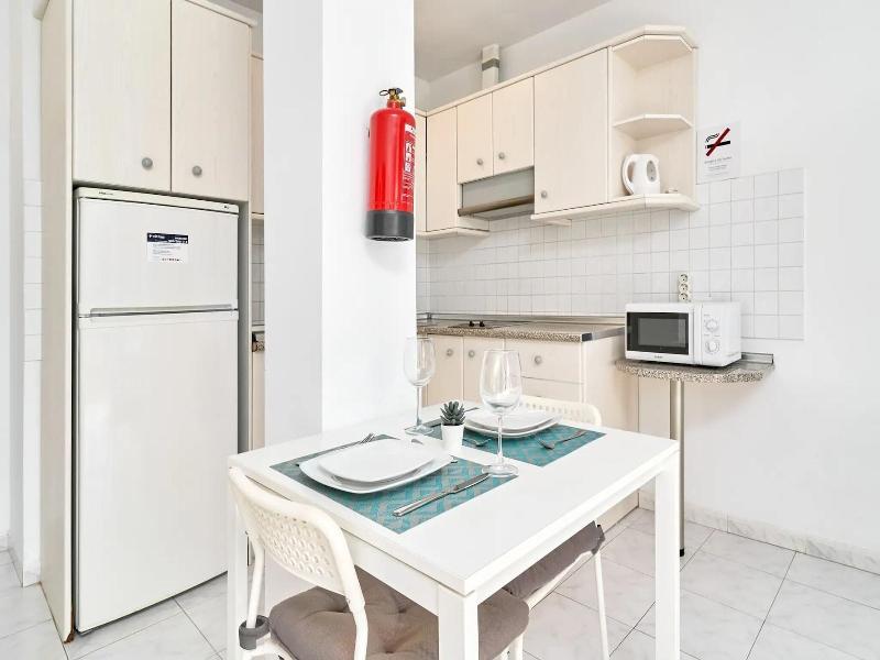 Apartamentos Tura Sticos Almoraide image