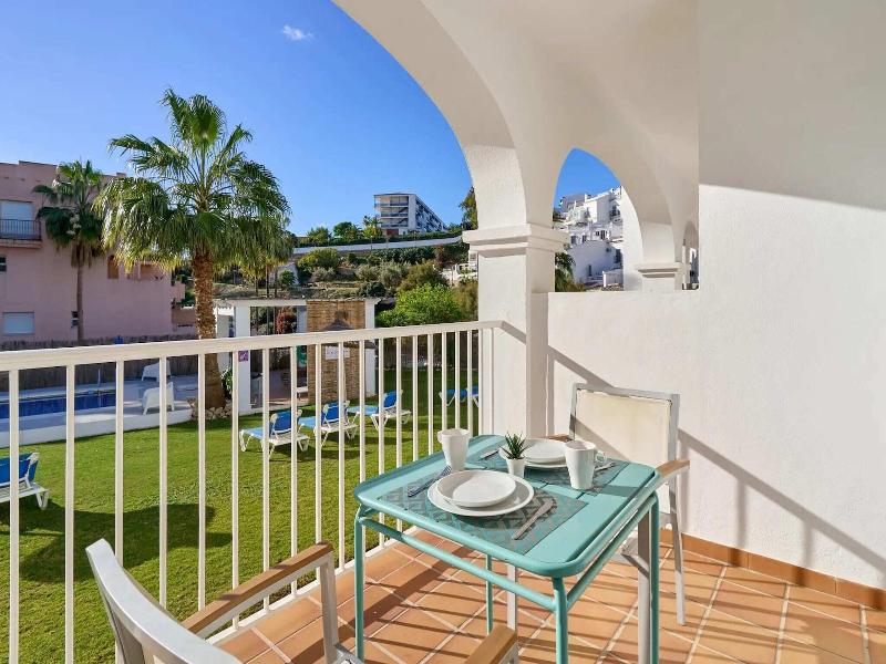 Apartamentos Tura Sticos Almoraide image