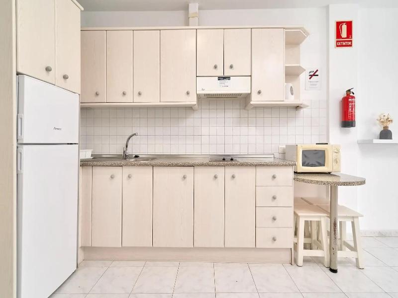 Apartamentos Tura Sticos Almoraide image