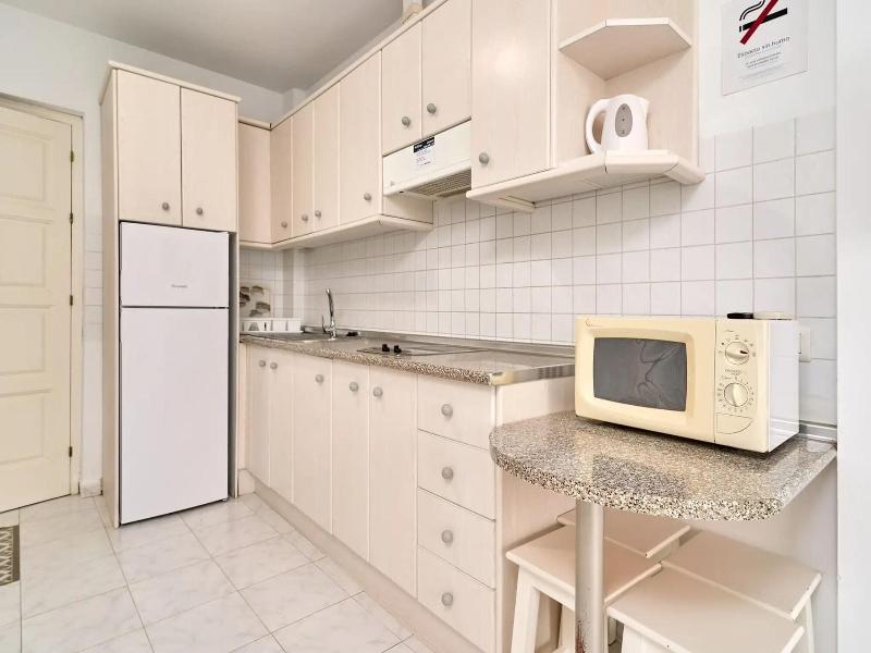 Apartamentos Tura Sticos Almoraide image