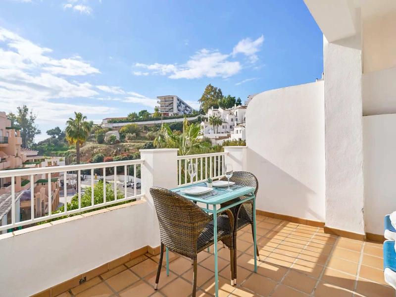Apartamentos Tura Sticos Almoraide image