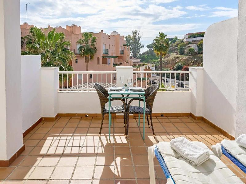 Apartamentos Tura Sticos Almoraide image