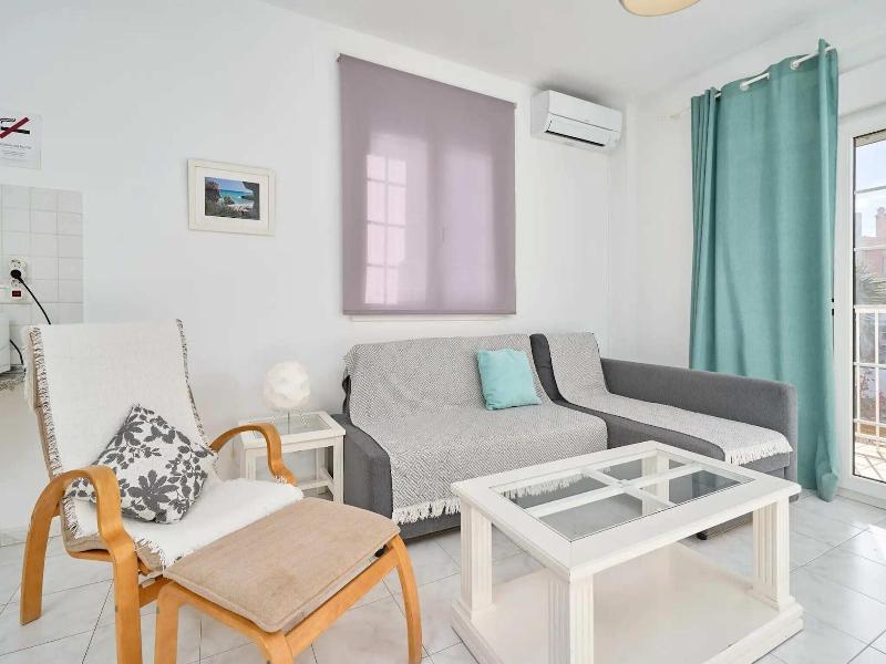 Apartamentos Tura Sticos Almoraide image
