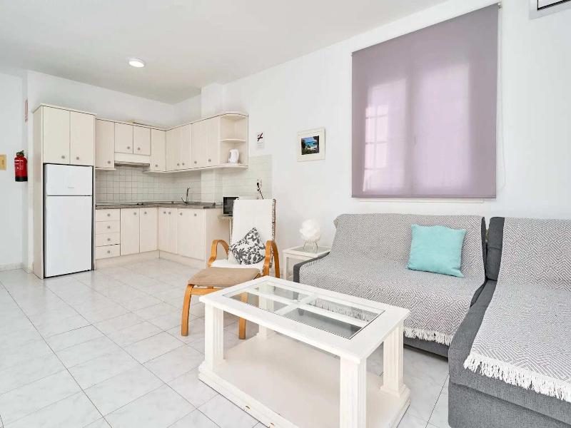 Apartamentos Tura Sticos Almoraide image