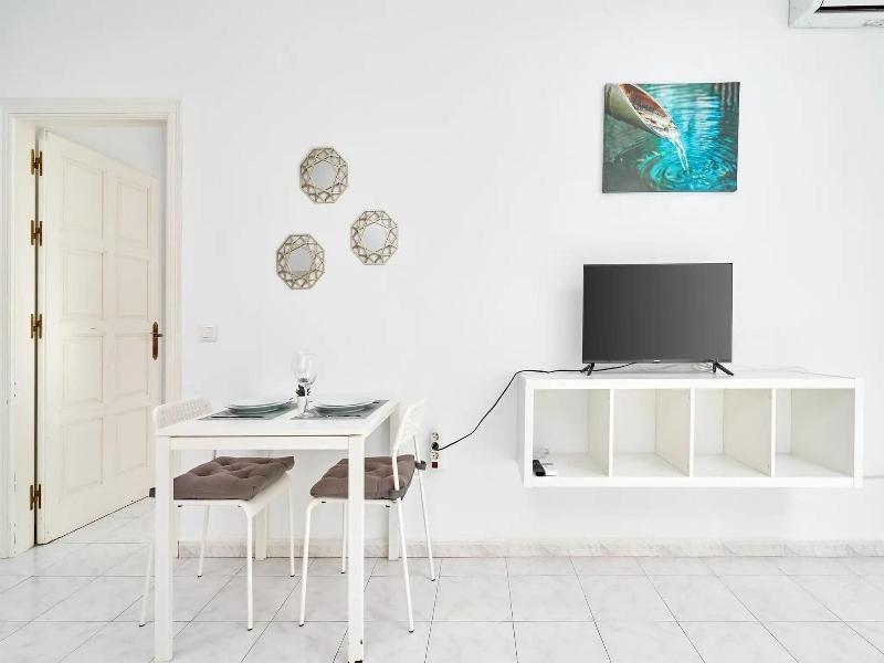 Apartamentos Tura Sticos Almoraide image