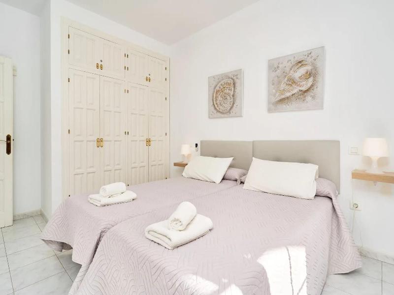 Apartamentos Tura Sticos Almoraide image