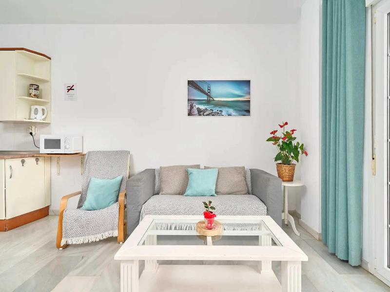 Apartamentos Tura Sticos Almoraide image