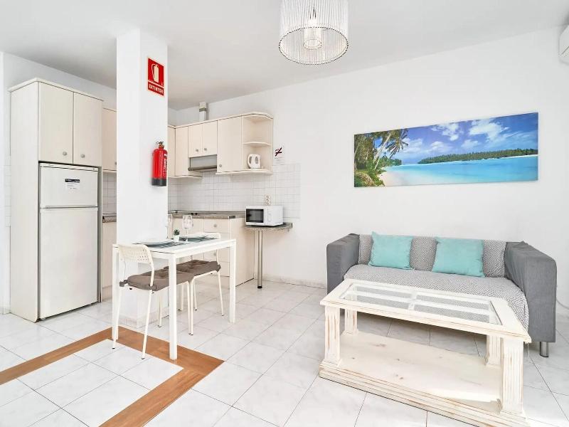 Apartamentos Tura Sticos Almoraide image