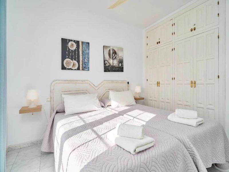 Apartamentos Tura Sticos Almoraide image