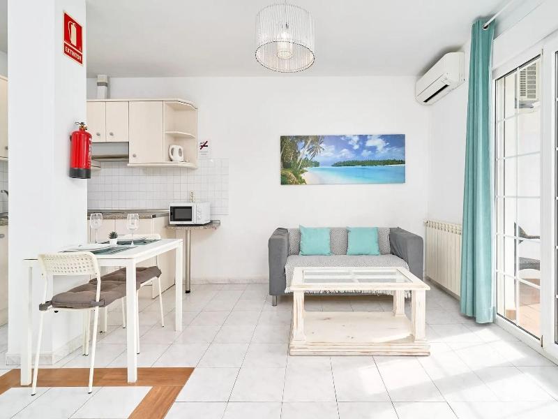 Apartamentos Tura Sticos Almoraide image