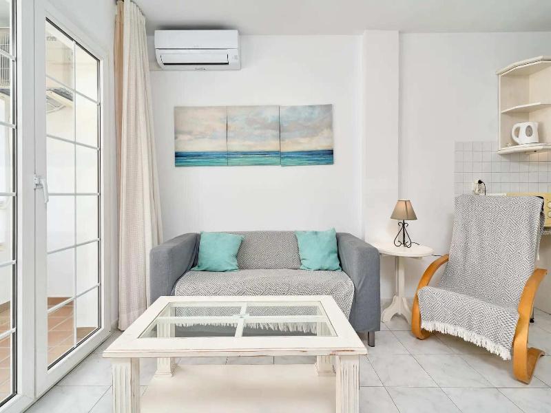 Apartamentos Tura Sticos Almoraide image