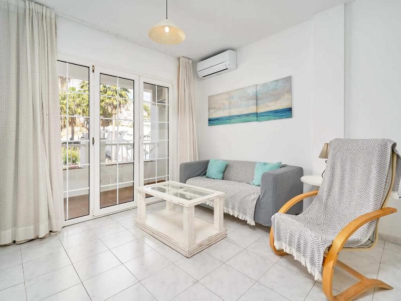 Apartamentos Tura Sticos Almoraide image