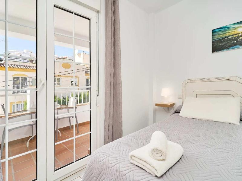 Apartamentos Tura Sticos Almoraide image