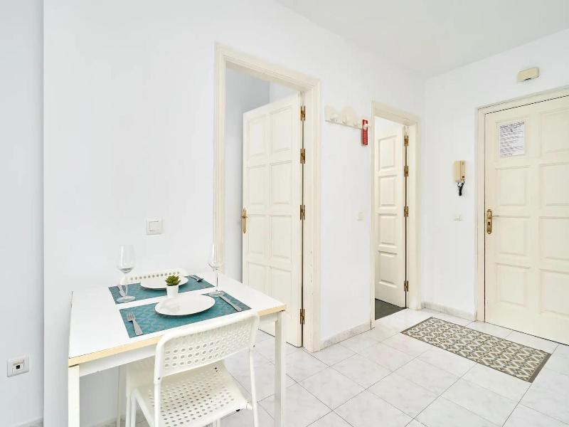 Apartamentos Tura Sticos Almoraide image