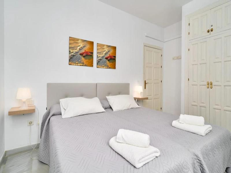 Apartamentos Tura Sticos Almoraide image