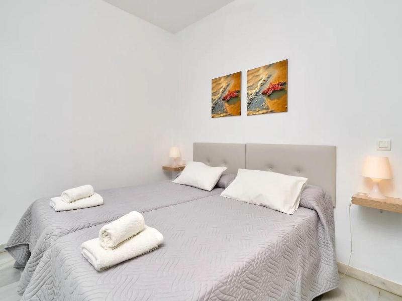 Apartamentos Tura Sticos Almoraide image