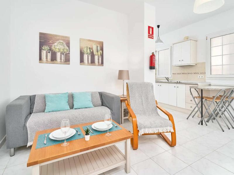 Apartamentos Tura Sticos Almoraide image