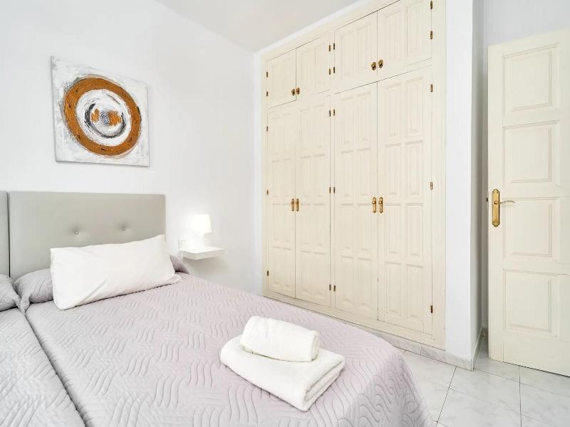 Apartamentos Tura Sticos Almoraide image