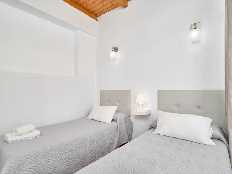 Apartamentos Tura Sticos Almoraide image
