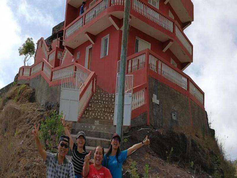 Gira Lua image