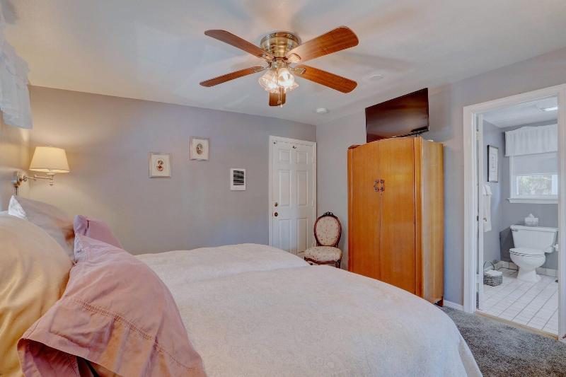 Pelican Cove Inn image