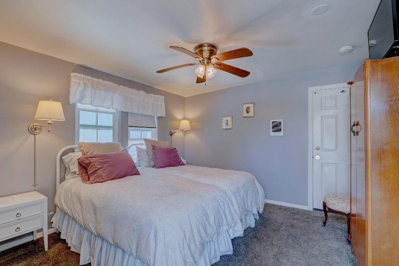 Pelican Cove Inn image