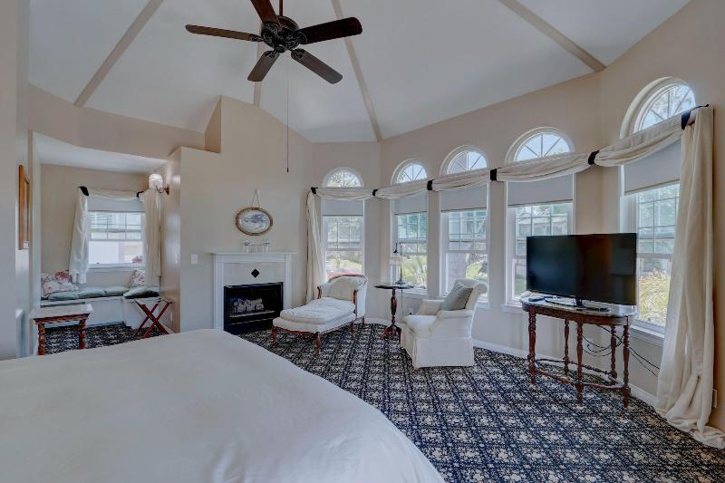 Pelican Cove Inn image