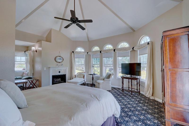 Pelican Cove Inn image