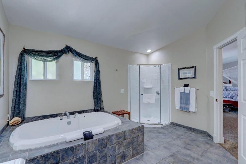 Pelican Cove Inn image