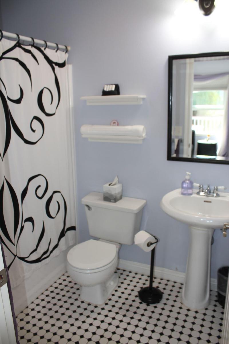 Pelican Cove Inn image