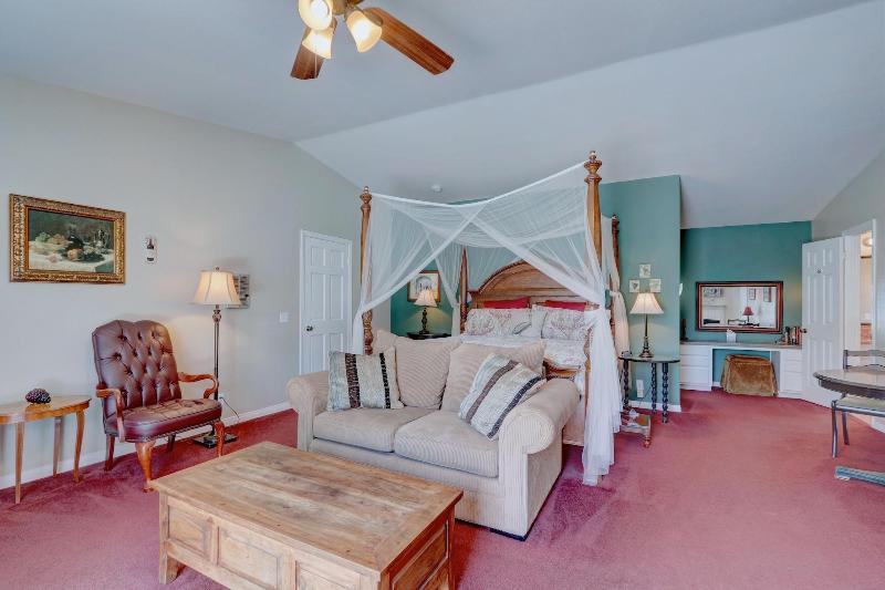 Pelican Cove Inn image