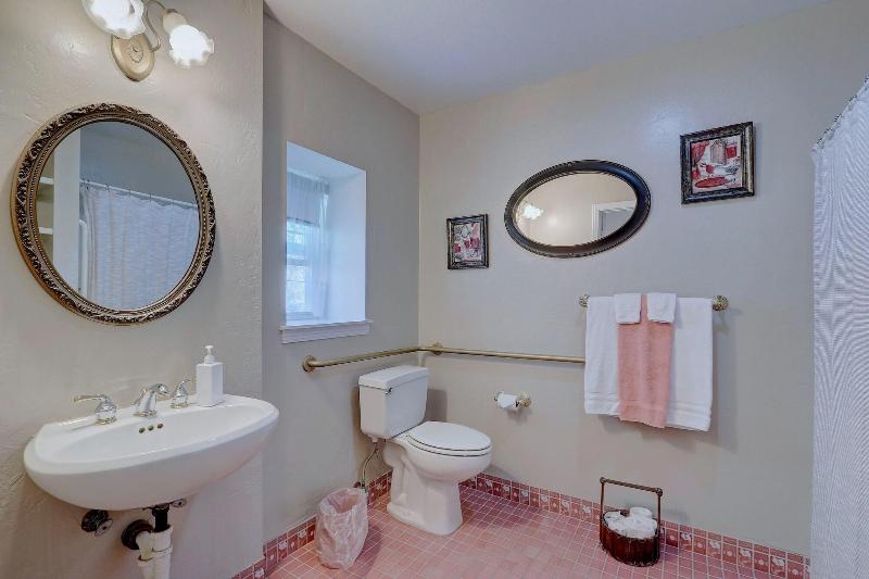 Pelican Cove Inn image