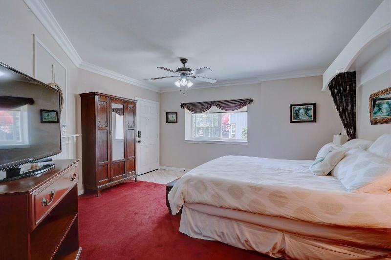 Pelican Cove Inn image