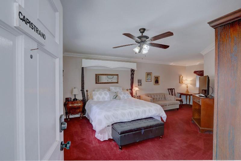 Pelican Cove Inn image