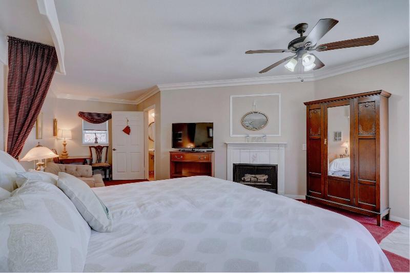 Pelican Cove Inn image