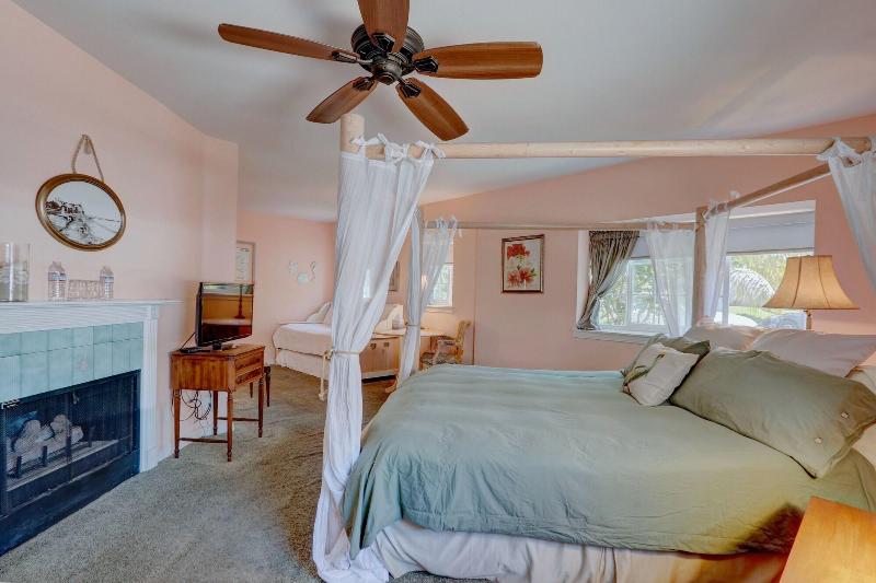 Pelican Cove Inn image