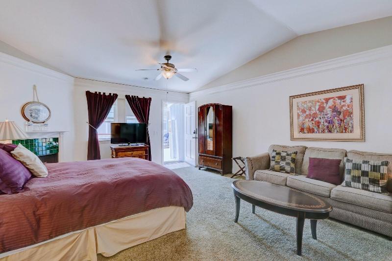 Pelican Cove Inn image