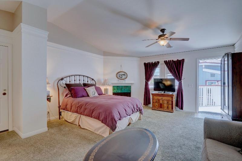 Pelican Cove Inn image