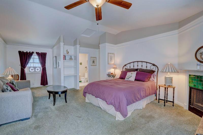 Pelican Cove Inn image