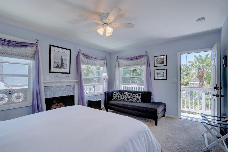 Pelican Cove Inn image