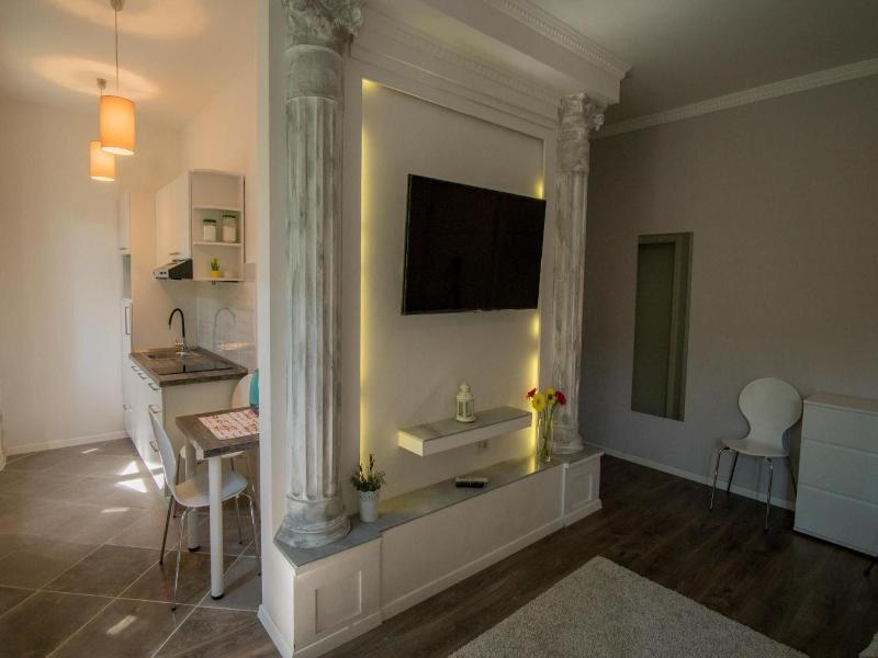 Jr Luxury Guesthouse 2