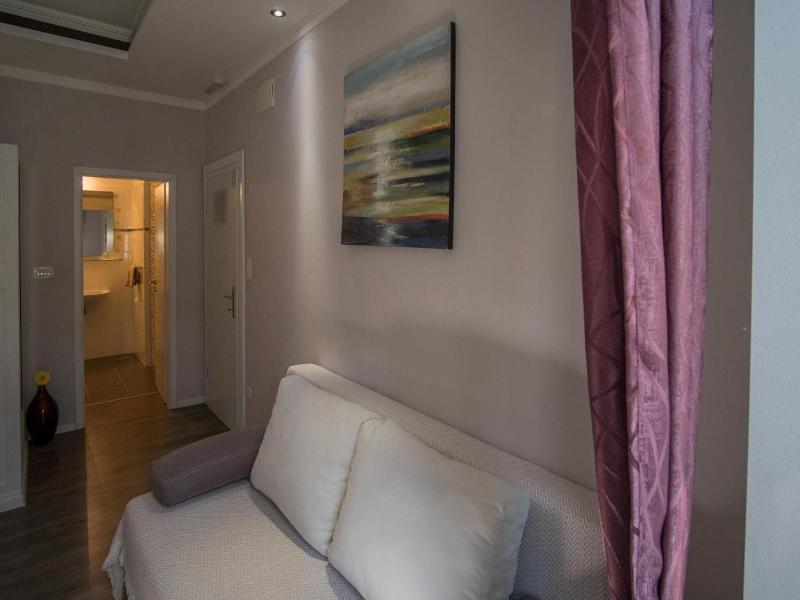 Jr Luxury Guesthouse 2