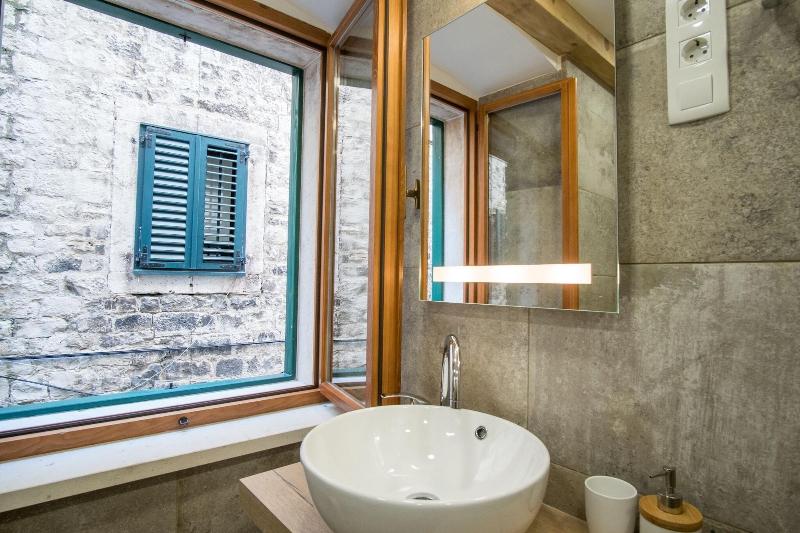 Jr Luxury Guesthouse 2 image