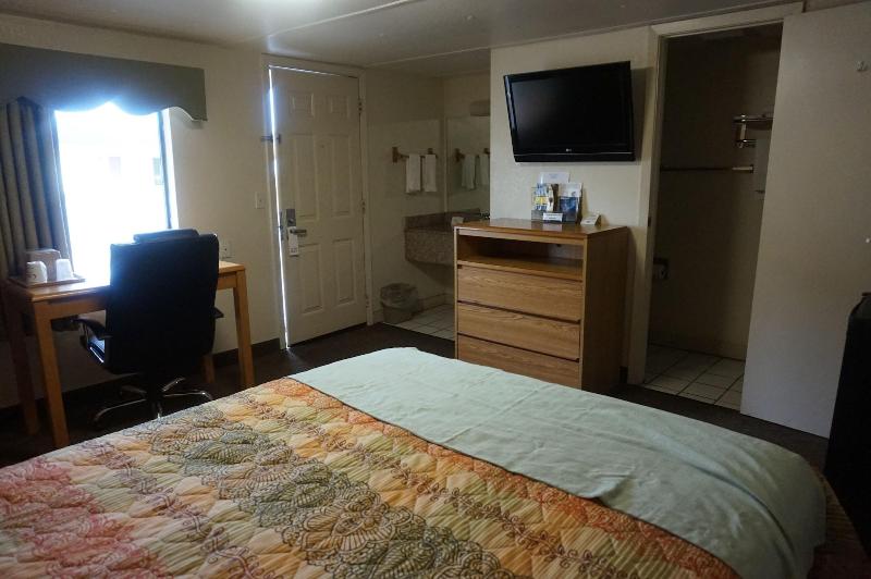 Pearsall Executive Inn image