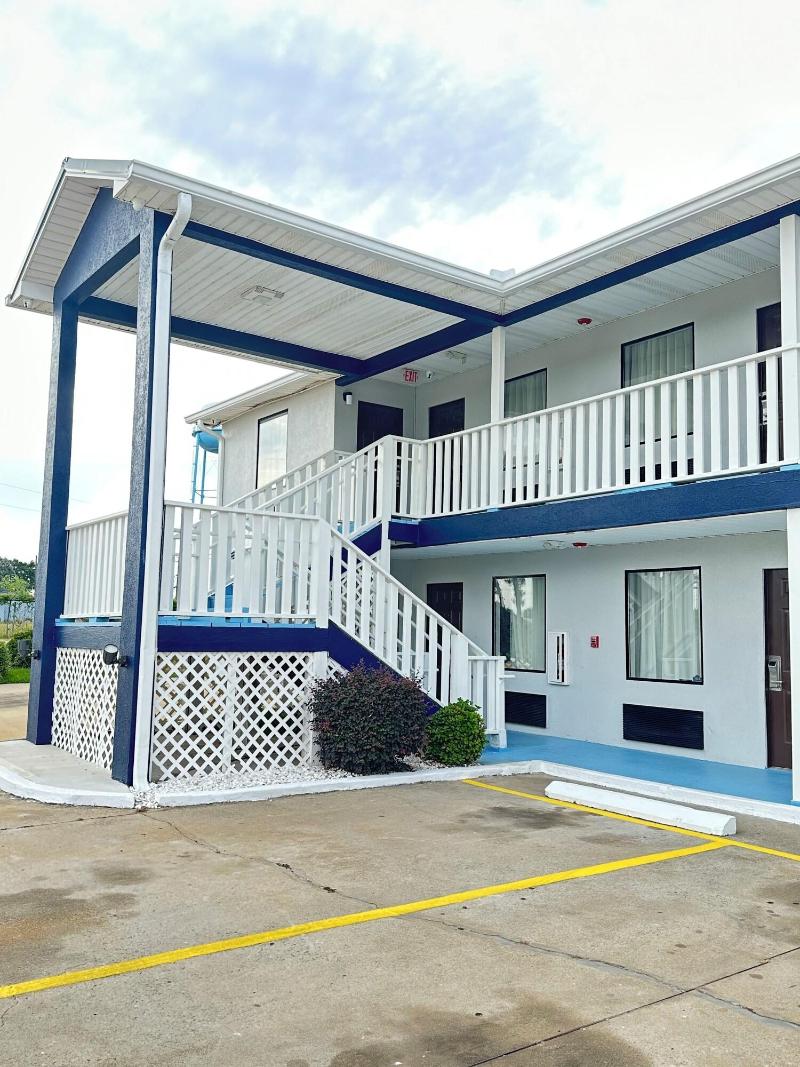 Sylvester Inn — general view