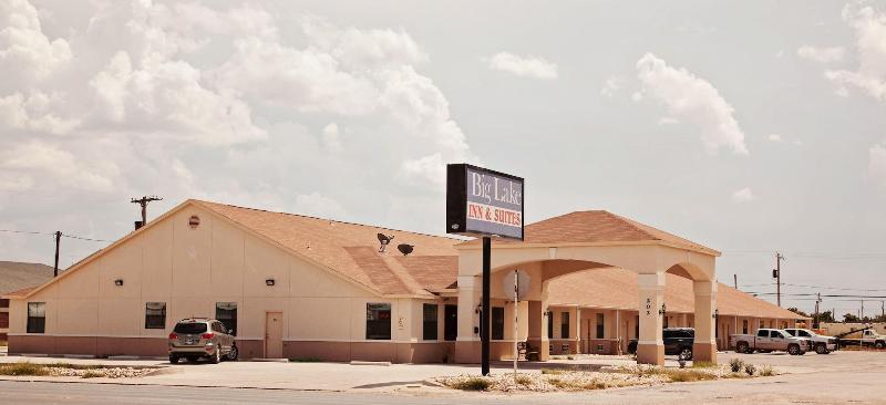 Big Lake Inn Suites — general view