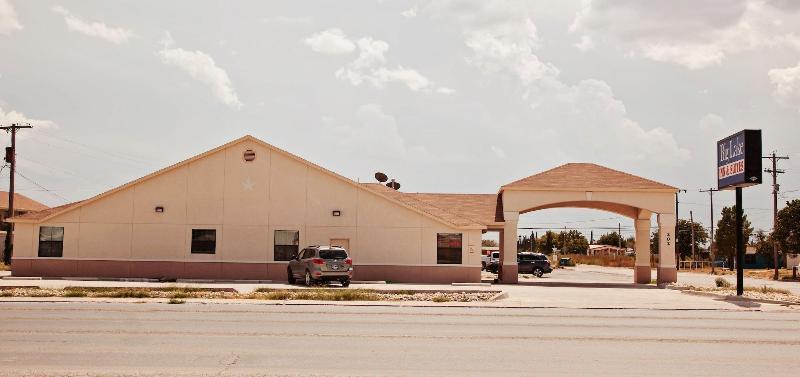 Big Lake Inn Suites — general view