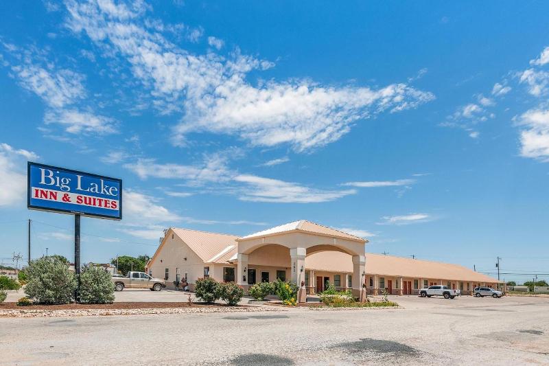 Big Lake Inn Suites